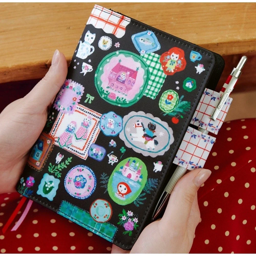 Hobonichi 2026 Yumi Kitagishi A6 Cover White Cat's Table Decoration